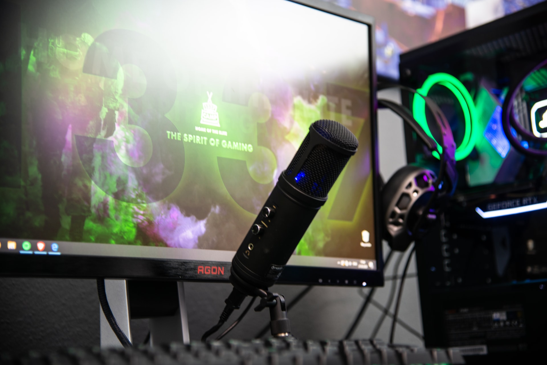 What Kind of Microphone Do You Need for Streaming?