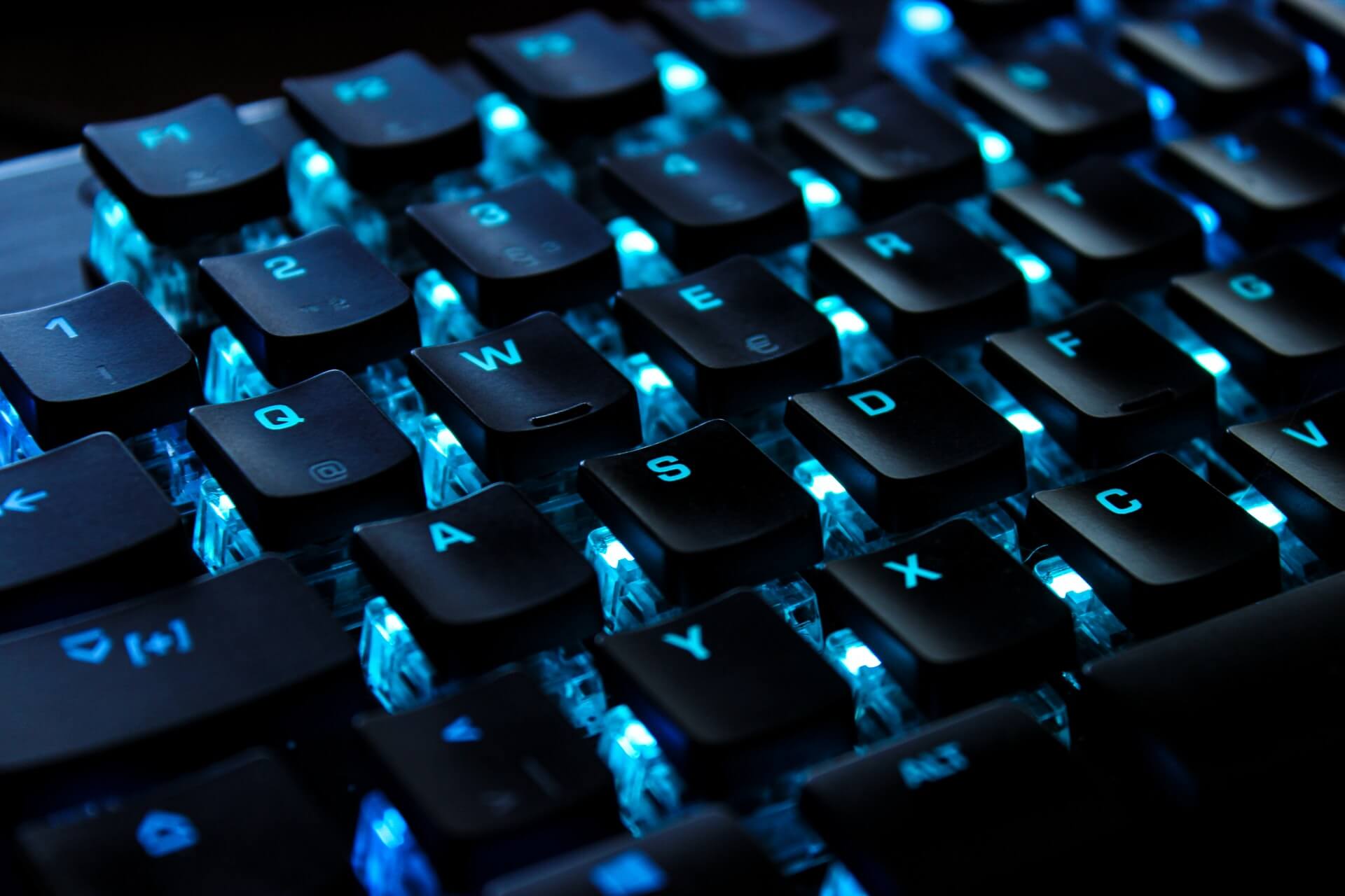 8 teclados gaming que recomendamos para jugar en 2022: TKL, mecánicos, de  membrana o de bajo