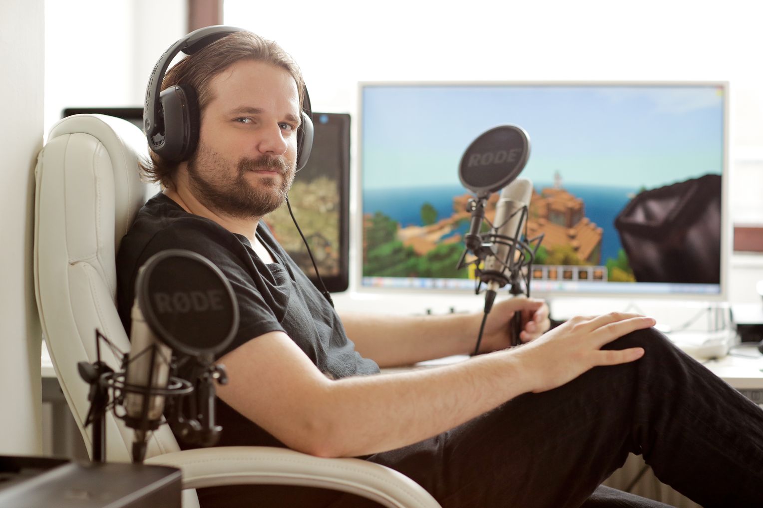 Gronkh-Playing-Minecraft.jpg