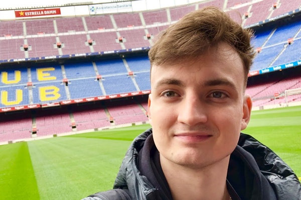 German YouTuber takes over Twitch channel from FC Barcelona!